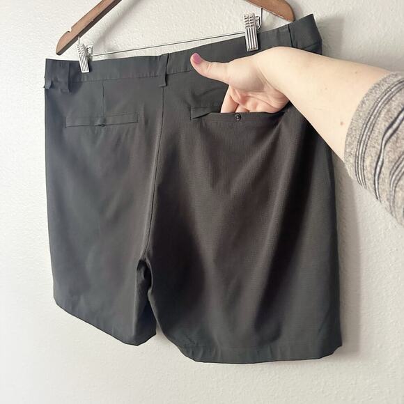 Lululemon ABC Classic-Fit Short 7"
WovenAir Men’s Size 38 Solar Gray - Picture 10 of 13